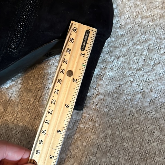 Sam and Libby suede ankle boots - Picture 11 of 11